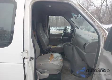 1999 Ford E-250 Commercial z USA, uszkodzony, nr VIN 1FTNE2424XHA67775